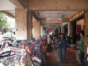 Malioboro: Kawasan Wisata Belanja Batik di Yogyakarta