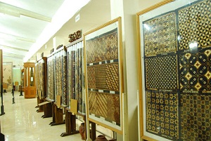 Menengok Koleksi Batik Tempo Dulu di Museum Batik Solo & Jogja
